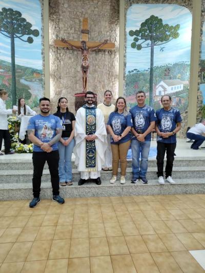 3º Dia da Novena reúne centenas de devotos no Santuário Nossa Senhora Aparecida Celebração foi presidida pelo Padre Aroldo Shinemann Filho e marcada por fé